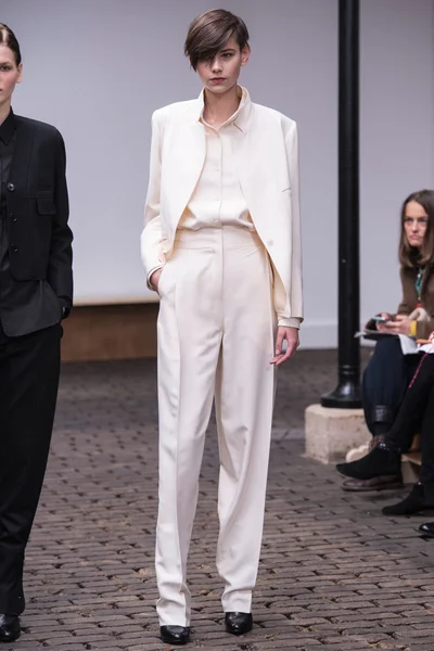 Look 27
